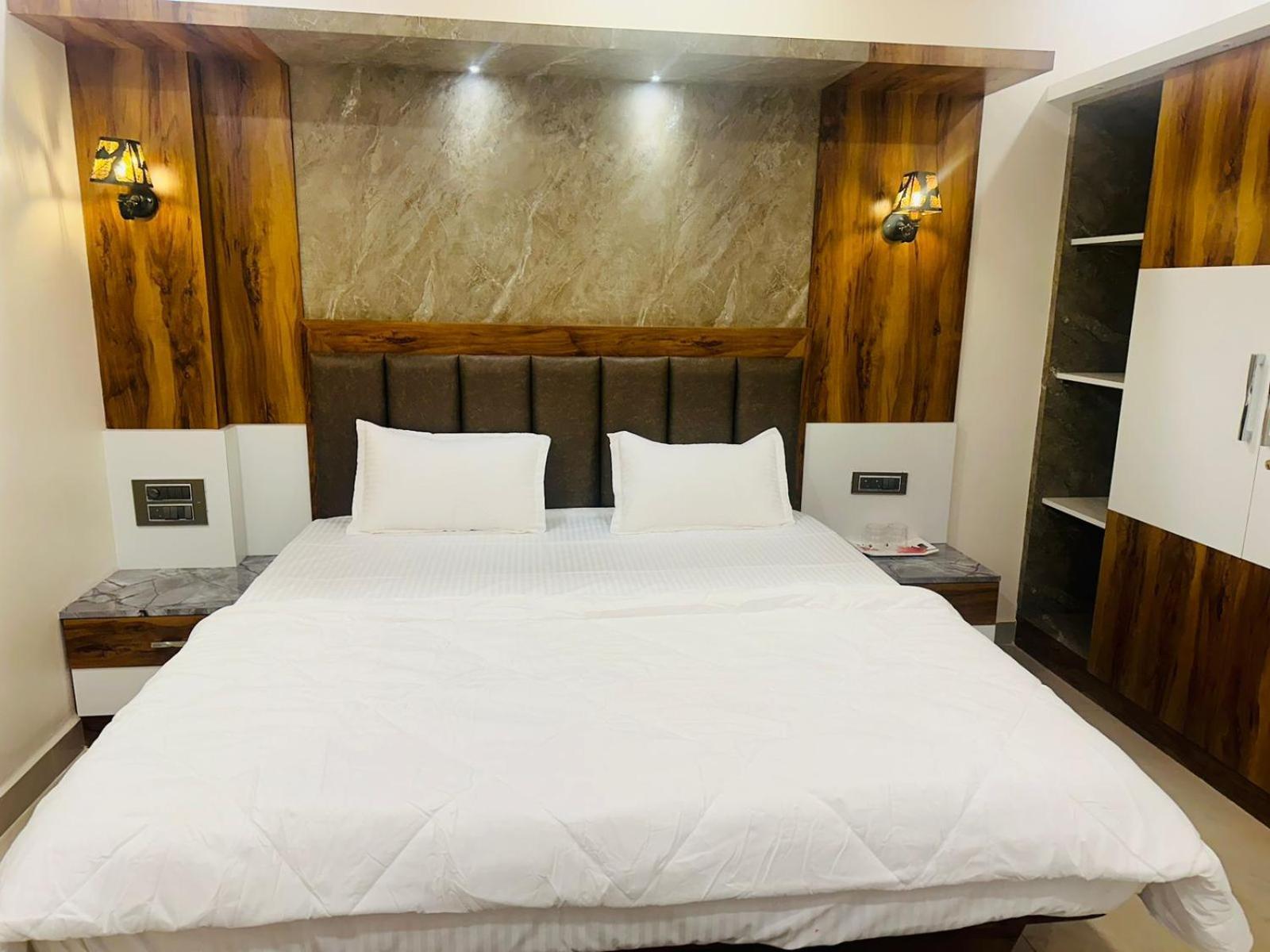 Hotel Yatri Nivas Sagara Exteriér fotografie
