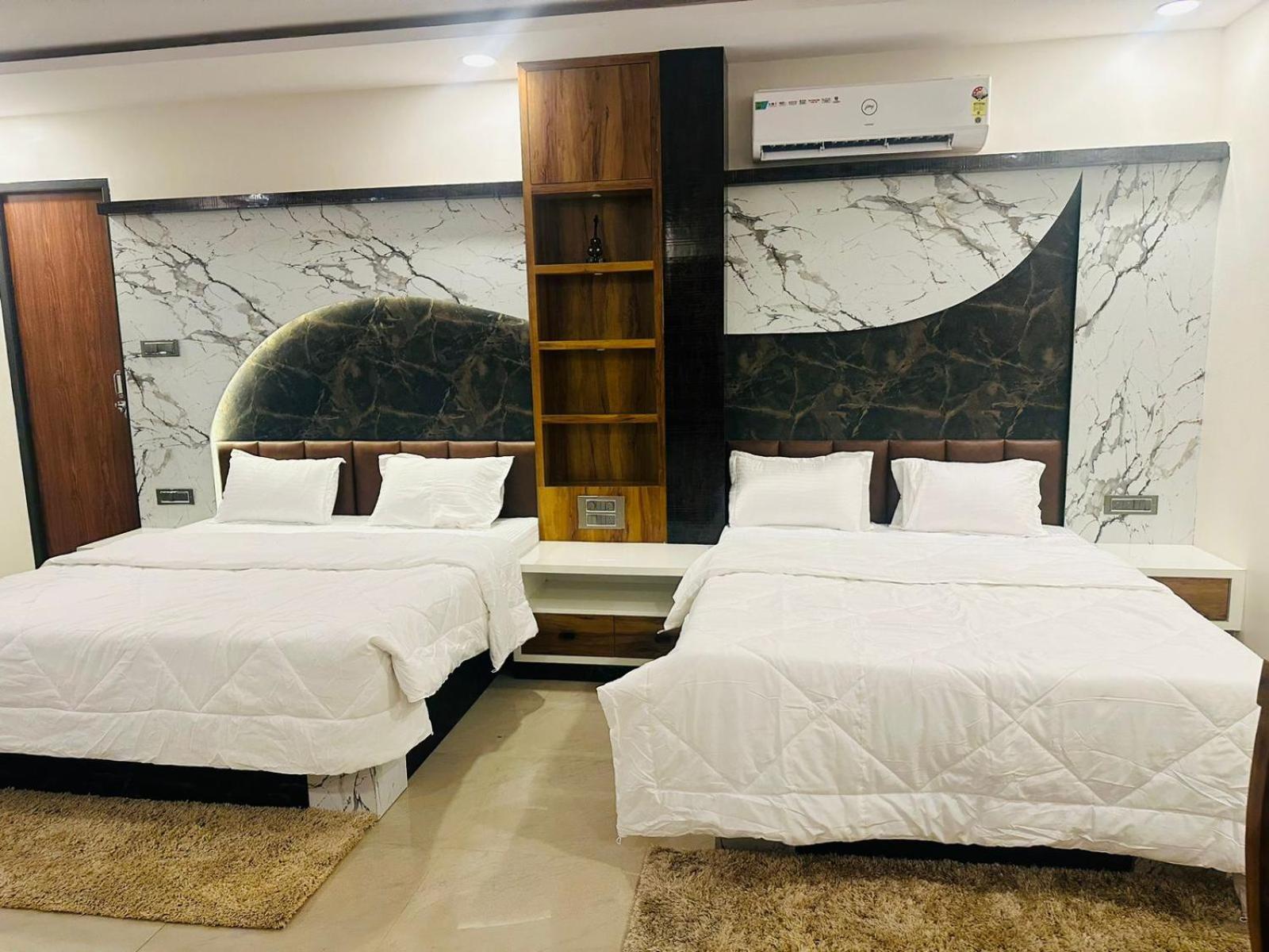 Hotel Yatri Nivas Sagara Exteriér fotografie